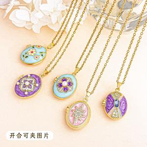 奢华闪亮 AAA 锆石珍珠镶嵌星花莫奈花园彩虹七彩珐琅椭圆形可打开照片吊坠项链 - Product Image 3