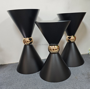 Mịn trang trí đám cưới màu đen kim loại hoa đứng <span class=keywords><strong>plinth</strong></span> bánh bảng trắng hiển thị <span class=keywords><strong>plinth</strong></span> cho cửa hàng - Product Image 1