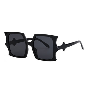 Lunettes de soleil de style européen et américain à grande monture pour femmes, protection UV400, monture noire en PC, design quadrilatère - Product Image 3