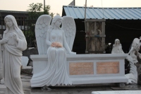 Cimetière sur mesure en marbre blanc sculpture sur pierre tombale et Monuments d'ange assis