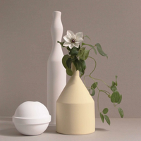 Vase en céramique artisanal élégant de style nordique pour la décoration de la maison, décorations de bureau pour Pâques
