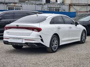 K5 3ème Génération Sportive 2021 BLANCHE Essence Berline Intermédiaire Levier de Vitesses à Palette Régulateur de Vitesse Adaptatif Voitures d'Occasion - Product Image 2