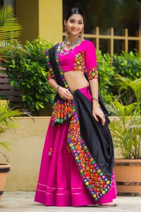 Festival Chaniya Choli completamente cosido para mujeres usan Navratri Lehenga Choli a precio mayorista de India - Product Image 3
