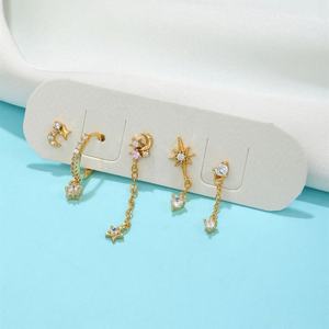 Juego de Aretes de Estrella de Ocho Puntas y Luna, Cinco Piezas, Modernos, Chapados en Oro, con Diamantes, para Mujer - Product Image 4