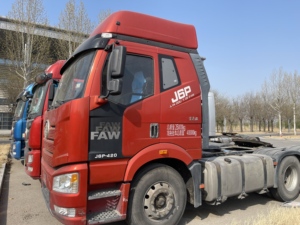 Đầu Xe Tải Hạng Nặng jiefang với động cơ diesel tăng áp vận chuyển thương mại mạnh mẽ bán rơ moóc làm bằng thép - Product Image 4
