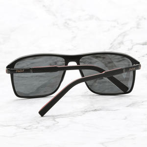 Gafas de Sol Rectangulares Grises Jack, Polarizadas UV400, Antideslumbrantes, Unisex, para Conducir, Montura Completa, Lentes TAC, Color Negro Arena - Product Image 1