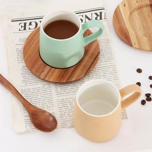Taza de Cerámica Personalizada de 300 ml/10 oz con Platillo de Madera, Juego de Tazas de Café Personalizadas para Regalos Empresariales, Diseño Contemporáneo - Product Image 2