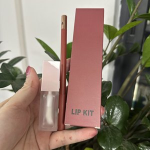 Lipstik Cair <span class=keywords><strong>Matte</strong></span> 8 Warna Low Moq, Pigmentasi Tinggi, Tahan Air, Vegan, <span class=keywords><strong>Lip</strong></span> Liner, <span class=keywords><strong>Lip</strong></span> <span class=keywords><strong>Gloss</strong></span>, <span class=keywords><strong>Lip</strong></span> Kit, Private Label - Product Image 3