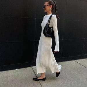 Fabriqué en Chine longue <span class=keywords><strong>robe</strong></span> <span class=keywords><strong>pull</strong></span> blanc à manches longues <span class=keywords><strong>robe</strong></span> d'hiver 2024 <span class=keywords><strong>noir</strong></span> femme robes d'hiver - Product Image 2