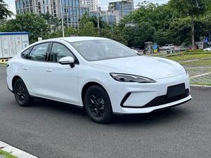 BYD Seal 05 DM-i 2025 Conduite intelligente-Comme-Nouvelle berline hybride Portée de 55km avec <span class=keywords><strong>batterie</strong></span> à lame - Product Image 3