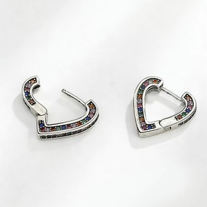 Pendientes de Corazón de Colores para Mujer, Estilo Dulce, Accesorios para las Orejas de Uso Diario - Product Image 2