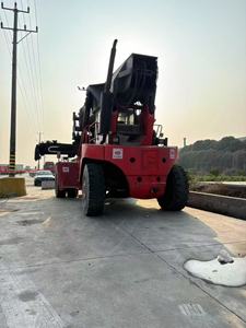 Grúa Apiladora de Contenedores FANTUZZI Usada CS45KM de 45 Toneladas para Equipos de Manipulación de Contenedores - Product Image 3