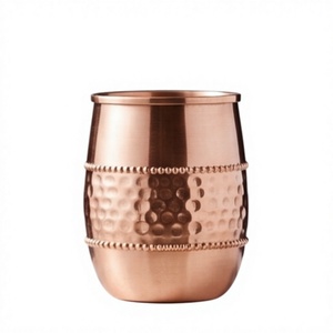 Vente en gros : Gobelet en cuivre massif martelé à bords, verre à boire, récipient à eau en métal, articles de bar - Product Image 1