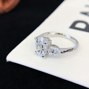 Anillos de Tres Piedras de Diamante de Corte Ovalado de Platino Pt950 de Lujo, 1.54ct, con Certificado NGTC, para Compromiso, Boda y Regalo - Product Image 2