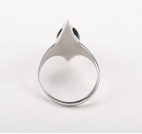 Bague VAF à design à pointes en acier inoxydable poli, bijou de doigt tendance, accessoire élégant pour hommes et femmes