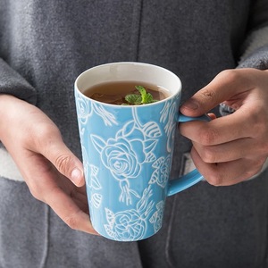 แก้วเซรามิค Rongqi ความจุขนาดใหญ่ ลายดอกกุหลาบสลัก สำหรับกาแฟ ชา ของขวัญ - Product Image 4