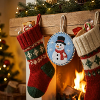 Ornement de Noël en point de croix en forme de bonhomme de neige avec laine bleue brodée à la main pour décoration de sapin de Noël de luxe, cadeau festif pour les fêtes