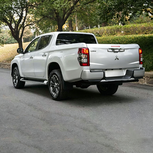 Mitsubishi <span class=keywords><strong>L200</strong></span> Usato 2024 Diesel Pickup 5 Posti LHD Veicolo Commerciale Leggero Fuoristrada per Trasporto Merci Esportazione dalla Cina - Product Image 2