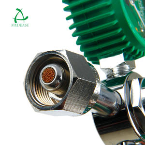 MEDEASE CGA540 Régulateur de bouteille d'oxygène médical à haut débit à flotteur avec humidificateur - Product Image 4