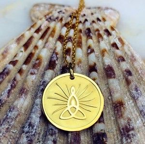 Perhiasan inspirasi baja tahan karat emas kalung Ibu & anak liontin <span class=keywords><strong>Celtic</strong></span> simpul terukir perhiasan hadiah Hari Ibu - Product Image 3