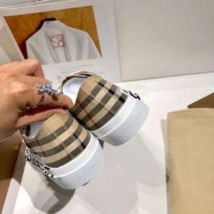 Chaussures de marche tendance personnalisées avec design à rayures à carreaux, chaussures plates de marque de luxe en toile pour hommes - Product Image 4