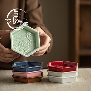 Plato Hexagonal Pequeño de Porcelana Wu Yi Tang con Diseño de Peonía para Servir Bocadillos en Bodas o para Exhibición - Product Image 1