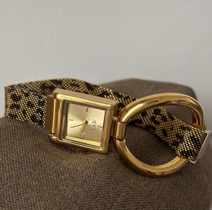 Reloj de Cuarzo de Lujo para Mujer al por Mayor, Moderno, con Correa de Malla Magnética de 16 mm, Anillo Grande, Resistente al Agua 3ATM - Product Image 3