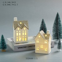 Petite maison de Noël en céramique de couleur blanche avec décoration de Noël éclairée par LED Maisons de village en céramique
