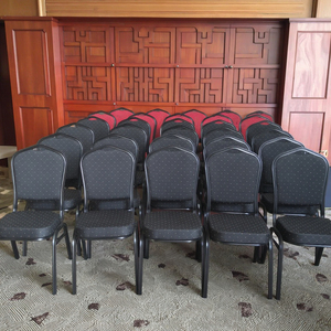 Sillas de Banquete Apilables Doradas de Alta Calidad al por Mayor, Sillas de Tela Tapizadas en PU para Hoteles, Bodas y Fiestas - Product Image 4