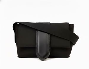 Sac bandoulière en nylon imperméable et durable, petit sac messager pour hommes, sac à bandoulière urbain fonctionnel, OEM/ODM - Product Image 1