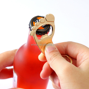 Portachiavi Apribottiglie per Birra con Ciondolo a Forma di Piccole Piedine, in Lega di Zinco Dorata, Ecologico, per Bomboniere e Feste di <span class=keywords><strong>Compleanno</strong></span> per Neonati - Product Image 6