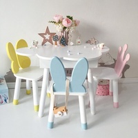 Meubles en bois bon marché pour apprendre à jouer et à étudier, conception personnalisée en gros, table et chaises pour enfants qui lisent