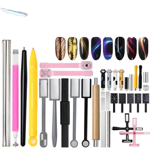 Multifunktionaler Quadratischer Kunststoff-Katzenaugen-Gel-Starker-Effekt-Magnet für Nagelkunst 16 Stile Doppelkopf 3D-Effekt Neues Design Magnetisch - Product Image 4