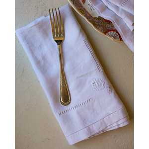 Set di 4 Tovaglioli di Lusso in Lino Bianco Ricamati a Mano Mirellas, Stile Orlo a Giorno per Cena e Cocktail - Product Image 4