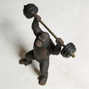 GORILLE GRAND FORMAT EN ARGENT, Ornement de jardin et de maison réaliste - Product Image 1