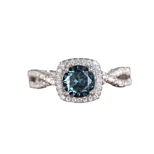 Anello Minimalista in Zirconia per Donna, Gioiello Elegante di Lusso Leggero, Accessorio Regalo Raffinato - Product Image 5
