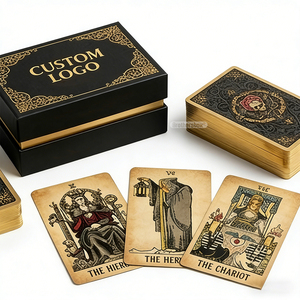 Venta al por mayor de cartas de tarot y <span class=keywords><strong>oráculo</strong></span> personalizadas con diseño, impresión y fabricación, incluyendo oráculos grandes y mini, cartas de papel con amuletos negros y dorados, y guía. - Product Image 1