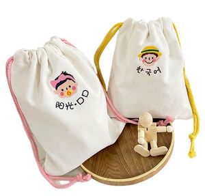 Bolsas de Lona de Algodón Calico con Cordón para Niños, Ecológicas, Económicas, Personalizadas con Bordado y Serigrafía - Product Image 1