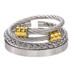Juego <span class=keywords><strong>de</strong></span> 3 Pulseras <span class=keywords><strong>de</strong></span> Acero Inoxidable con Diseño Trenzado, Números Romanos Dorados Apilados, Estilo Rey Real para Hombre - Product Image 3