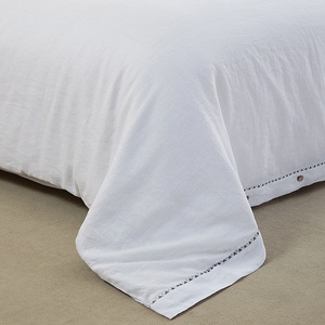 OEM Custom White Linen Bedsheet <strong>Set</strong> With Floral Embroidery Natural Three-Piece Luxury Breathable <strong>Bedding</strong> For Homes All Seasons - Product Image 3