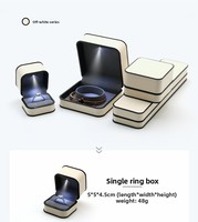 Schmuckbox aus PU-Leder mit Eigenem Markenlogo und LED-Beleuchtung, Geeignet für Halsketten und Ringe, Magnetische Schmuckschatulle
