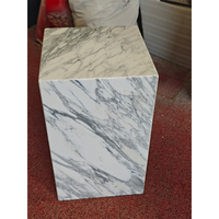 Table d'appoint en pierre naturelle sur mesure, socle moderne en marbre blanc Arabescato, présentoir cube minimaliste, écologique pour la maison