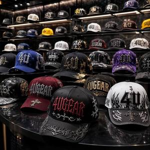 Cappellino da Baseball Gotico Personalizzato 4ugear con Ricami, Borchie e Chiusura Snapback per Uomo e Donna - Product Image 1
