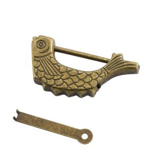 <span class=keywords><strong>Serrure</strong></span> à poisson en laiton vintage <span class=keywords><strong>de</strong></span> haute qualité pour boîte antique, <span class=keywords><strong>serrure</strong></span> miniature <span class=keywords><strong>de</strong></span> style chinois avec clé à l'ancienne. - Product Image 2
