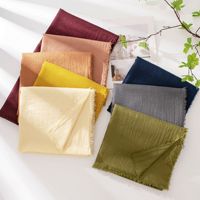 Écharpe pour femme à texture froissée 100*190cm, 80% polyester 20% viscose, respirante, à franges, couleur unie, hijab, long châle pour le quotidien et les voyages