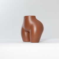 Mannequin de vitrine en plastique PP grande taille pour lingerie, avec contour réaliste et fessier robuste