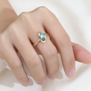 แหวนหมั้นเพชรทรงแอสเชอร์ ทองคำ 18K รุ่น MSR-2018 จาก Messi Jewelry - Product Image 4