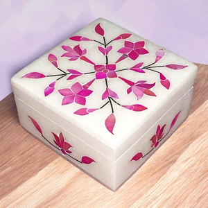 Boîte à bijoux rectangulaire moderne de luxe pour femmes Stonecrafts International, qualité supérieure, incrustation florale MOP042, idéale pour offrir en cadeau - Product Image 1