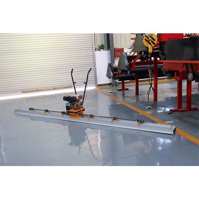 Walk Behind 3-10M Power Screed Petrol Engine Surface Finishing Screed Ruler