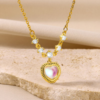 Collier pendentif en forme de coeur en acier inoxydable PVD or 18 carats imperméable et non terni avec breloque d'amour en trois dimensions